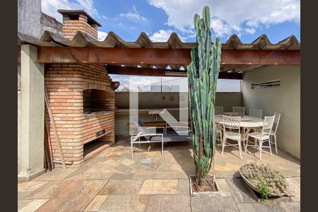 Casa à venda com 225m², 4 quartos e 3 vagas Casa à venda com 225m², 4 quartos e 3 vagasÁrea Externa