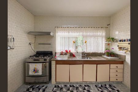 Casa à venda com 225m², 4 quartos e 3 vagas Casa à venda com 225m², 4 quartos e 3 vagasCozinha