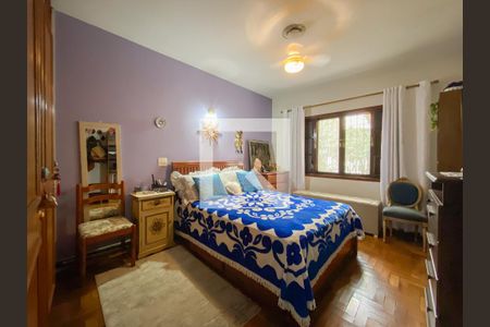 Casa à venda com 225m², 4 quartos e 3 vagas Casa à venda com 225m², 4 quartos e 3 vagasQuarto