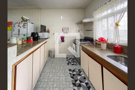 Casa à venda com 225m², 4 quartos e 3 vagas Casa à venda com 225m², 4 quartos e 3 vagasCozinha