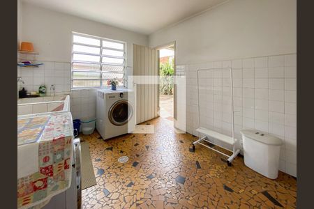 Casa à venda com 225m², 4 quartos e 3 vagas Casa à venda com 225m², 4 quartos e 3 vagasÁrea de Serviço