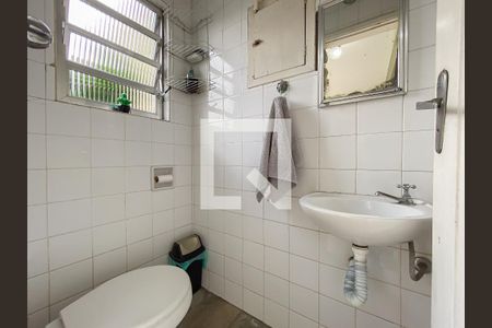 Casa à venda com 225m², 4 quartos e 3 vagas Casa à venda com 225m², 4 quartos e 3 vagasBanheiro de Serviço