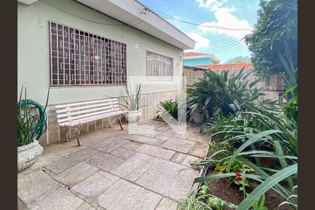 Casa à venda com 225m², 4 quartos e 3 vagas Casa à venda com 225m², 4 quartos e 3 vagasÁrea Externa