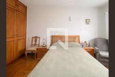 Casa à venda com 225m², 4 quartos e 3 vagas Casa à venda com 225m², 4 quartos e 3 vagasQuarto 2