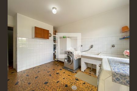 Casa à venda com 225m², 4 quartos e 3 vagas Casa à venda com 225m², 4 quartos e 3 vagasÁrea de Serviço