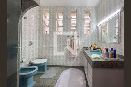 Casa à venda com 225m², 4 quartos e 3 vagas Casa à venda com 225m², 4 quartos e 3 vagasBanheiro Social