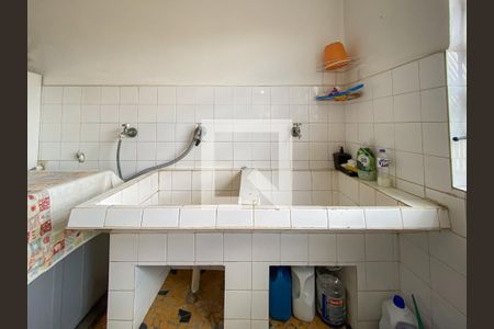 Casa à venda com 225m², 4 quartos e 3 vagas Casa à venda com 225m², 4 quartos e 3 vagasÁrea de Serviço