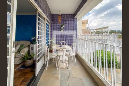 Casa à venda com 225m², 4 quartos e 3 vagas Casa à venda com 225m², 4 quartos e 3 vagasVaranda da Sala