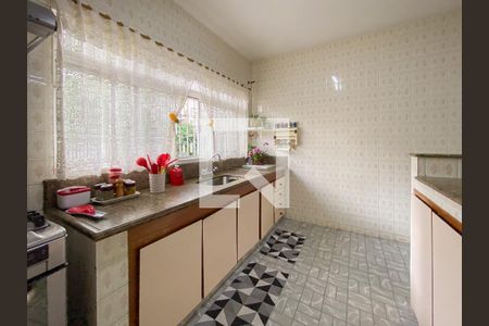 Casa à venda com 225m², 4 quartos e 3 vagas Casa à venda com 225m², 4 quartos e 3 vagasCozinha