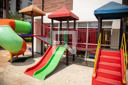 Apartamento à venda com 88m², 2 quartos e 2 vagasÁrea comum - Playground