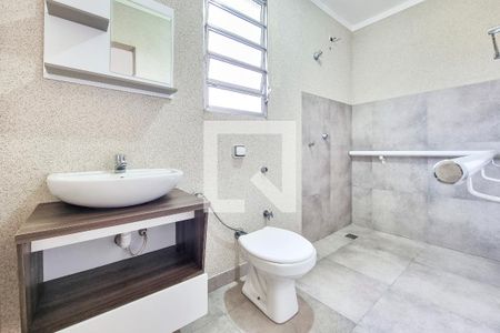 Casa para alugar com 130m², 2 quartos e 3 vagasBanheiro da Suíte