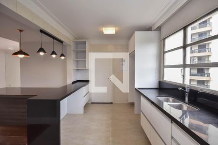 Apartamento para alugar com 125m², 3 quartos e 2 vagas Apartamento para alugar com 125m², 3 quartos e 2 vagasCozinha