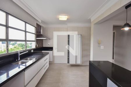 Apartamento para alugar com 125m², 3 quartos e 2 vagas Apartamento para alugar com 125m², 3 quartos e 2 vagasCozinha