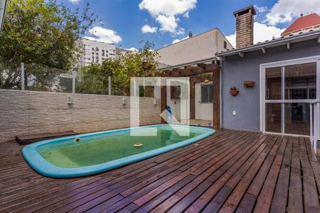 Casa à venda com 350m², 3 quartos e 3 vagas Casa à venda com 350m², 3 quartos e 3 vagasQuintal