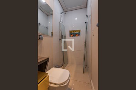 Casa à venda com 350m², 3 quartos e 3 vagas Casa à venda com 350m², 3 quartos e 3 vagasBanheiro