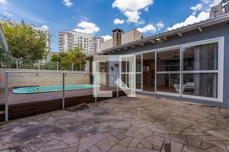 Casa à venda com 350m², 3 quartos e 3 vagas Casa à venda com 350m², 3 quartos e 3 vagasQuintal