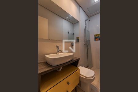 Casa à venda com 350m², 3 quartos e 3 vagas Casa à venda com 350m², 3 quartos e 3 vagasBanheiro