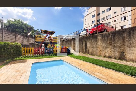 Apartamento à venda com 111m², 3 quartos e 2 vagas Apartamento à venda com 111m², 3 quartos e 2 vagasÁrea comum - Piscina