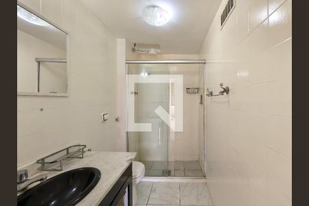 Apartamento para alugar com 120m², 3 quartos e 1 vaga Apartamento para alugar com 120m², 3 quartos e 1 vagaBanheiro da Suíte