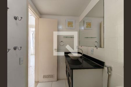 Apartamento para alugar com 120m², 3 quartos e 1 vaga Apartamento para alugar com 120m², 3 quartos e 1 vagaBanheiro Corredor