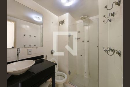 Apartamento para alugar com 120m², 3 quartos e 1 vaga Apartamento para alugar com 120m², 3 quartos e 1 vagaBanheiro Corredor