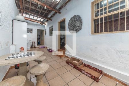 Casa à venda com 190m², 2 quartos e 1 vaga Casa à venda com 190m², 2 quartos e 1 vagaLavanderia - Quintal