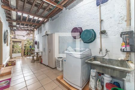 Casa à venda com 190m², 2 quartos e 1 vaga Casa à venda com 190m², 2 quartos e 1 vagaLavanderia - Quintal