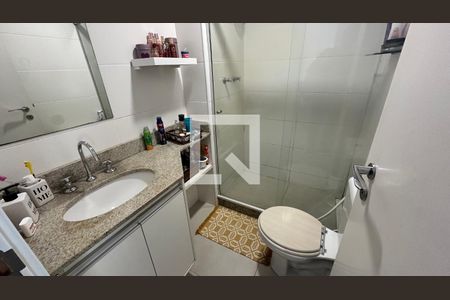 Apartamento à venda com 133m², 3 quartos e 2 vagasBanheiro quarto 2