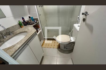 Apartamento à venda com 133m², 3 quartos e 2 vagasBanheiro quarto 2
