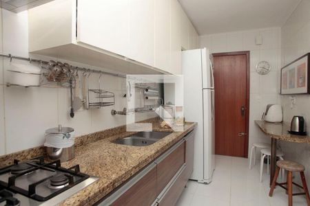 Apartamento à venda com 104m², 2 quartos e 1 vagaCozinha + Despensa + Área de Serviço