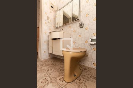 Casa à venda com 220m², 3 quartos e 2 vagasBanheiro