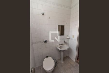 Casa à venda com 220m², 3 quartos e 2 vagasBanheiro da Suíte