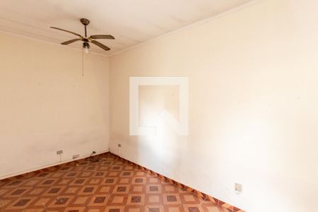Casa à venda com 220m², 3 quartos e 2 vagasSuíte