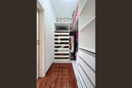 Casa de condomínio à venda com 375m², 4 quartos e 4 vagasCloset da suíte 2