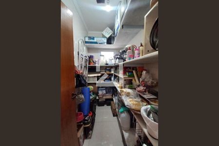 Casa de condomínio à venda com 375m², 4 quartos e 4 vagasDespensa 