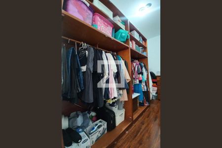 Casa de condomínio à venda com 375m², 4 quartos e 4 vagasCloset da suíte 4