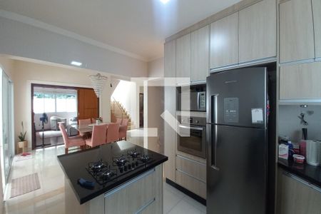 Casa de condomínio à venda com 375m², 4 quartos e 4 vagasCozinha 