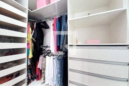 Casa de condomínio à venda com 375m², 4 quartos e 4 vagasCloset da suíte 2