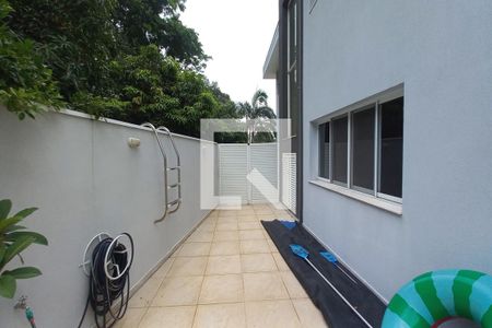 Casa de condomínio à venda com 375m², 4 quartos e 4 vagasCorredor 