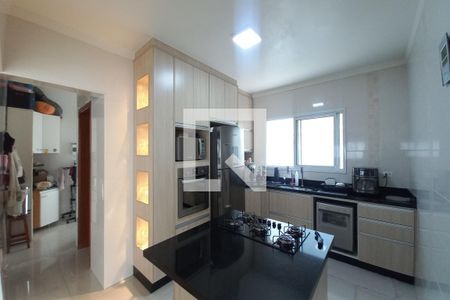 Casa de condomínio à venda com 375m², 4 quartos e 4 vagasCozinha 