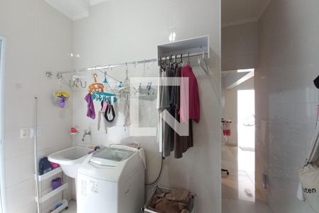 Casa de condomínio à venda com 375m², 4 quartos e 4 vagasÁrea de Serviço