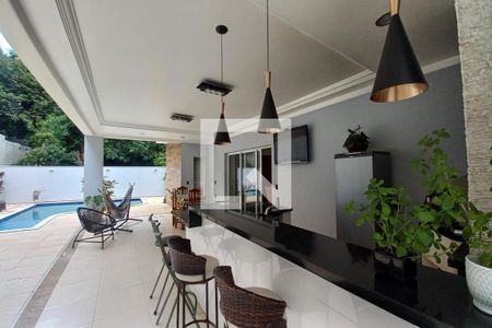 Casa de condomínio à venda com 375m², 4 quartos e 4 vagasÁrea comum - Churrasqueira