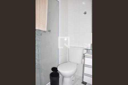 Apartamento para alugar com 49m², 2 quartos e 1 vagaDetalhe - Banheiro Social