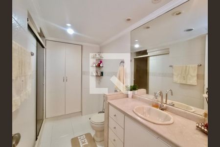 Apartamento para alugar com 181m², 3 quartos e 1 vagaBanheiro social 2
