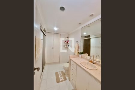 Apartamento para alugar com 181m², 3 quartos e 1 vagaBanheiro social 2