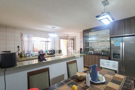 Casa para alugar com 290m², 3 quartos e 3 vagas Casa para alugar com 290m², 3 quartos e 3 vagasCozinha