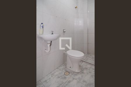 Banheiro de kitnet/studio para alugar com 0 quarto, 30m² em Consolação, São Paulo