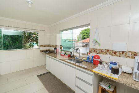 Casa à venda com 130m², 3 quartos e 7 vagas Casa à venda com 130m², 3 quartos e 7 vagasCozinha