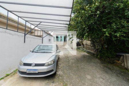 Casa à venda com 130m², 3 quartos e 7 vagas Casa à venda com 130m², 3 quartos e 7 vagasGaragem