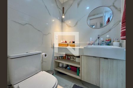 Apartamento à venda com 85m², 3 quartos e 1 vaga Apartamento à venda com 85m², 3 quartos e 1 vagaBanheiro Social